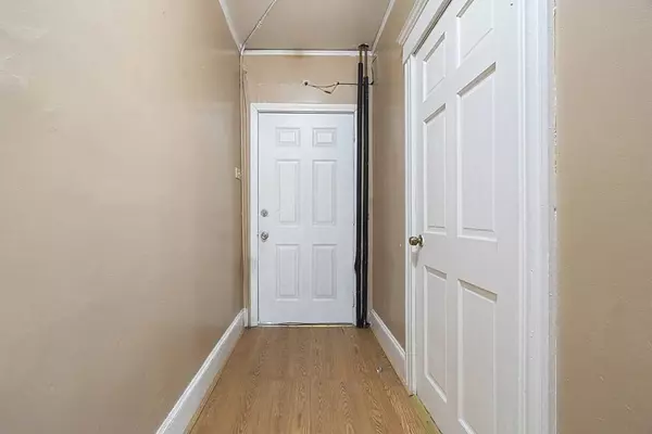 22-24 Whitman St, Lawrence, MA 01841