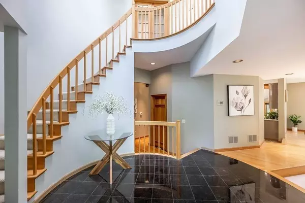 36 Betty Ann Ln, Dracut, MA 01826