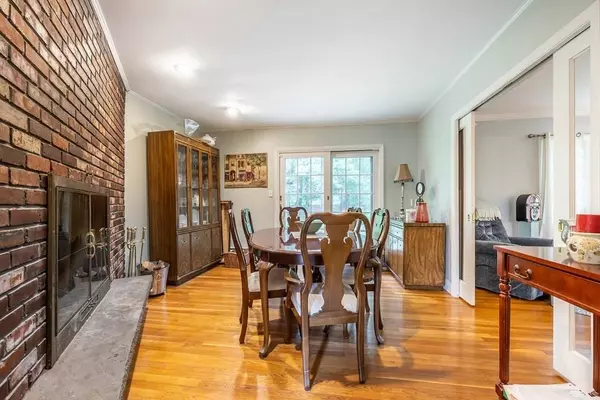 49 Birch Rd, Andover, MA 01810