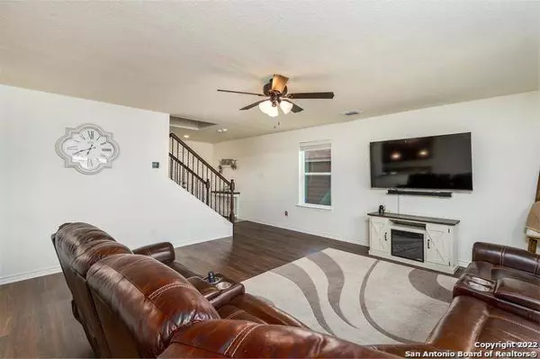 1519 OVERLOOK BANK, San Antonio, TX 78245-4812