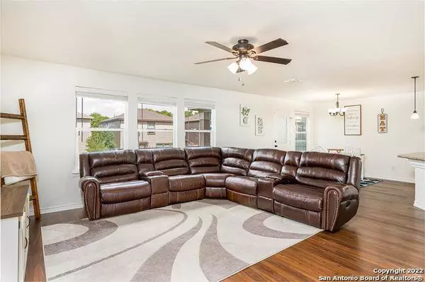 1519 OVERLOOK BANK, San Antonio, TX 78245-4812