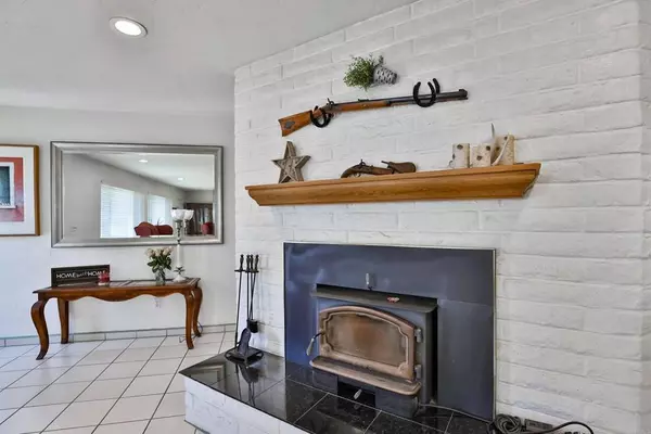 11728 Johnson Lake Rd, Lakeside, CA 92040