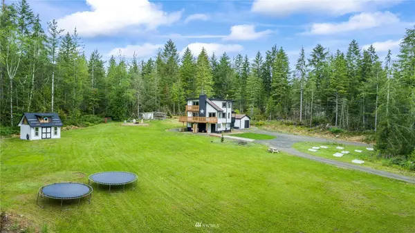 2605 Feather LN NW, Seabeck, WA 98380