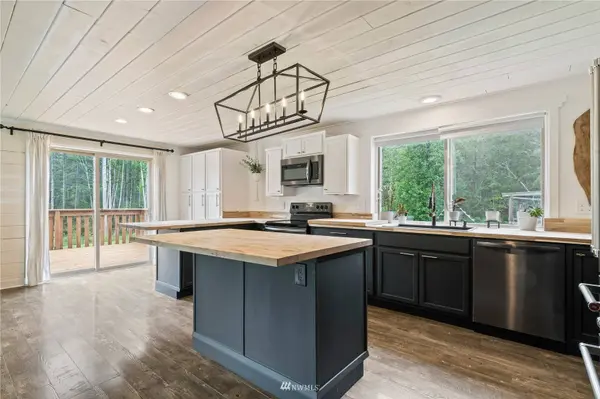 2605 Feather LN NW, Seabeck, WA 98380