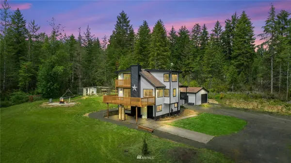 2605 Feather LN NW, Seabeck, WA 98380