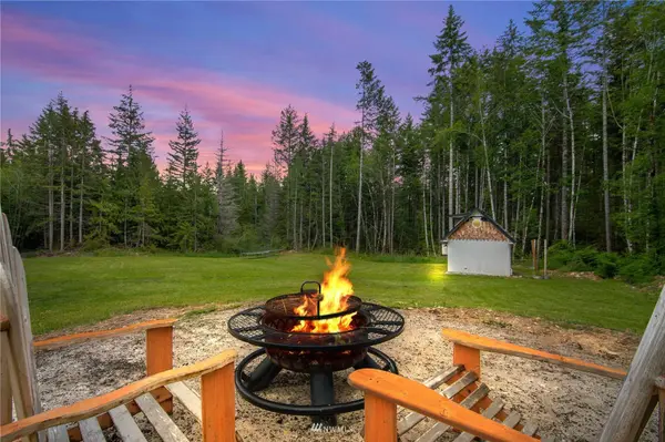 2605 Feather LN NW, Seabeck, WA 98380