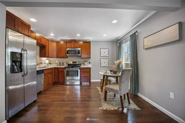 912 SW 156th St, Burien, WA 98166