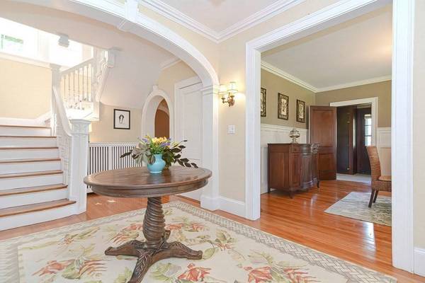 21 Holden St, Worcester, MA 01605