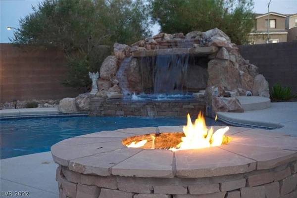 9400 Eagle River Court, Las Vegas, NV 89166