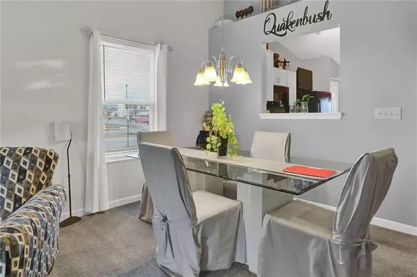 933 Curlew LN, Greenwood, IN 46143