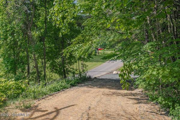 28 Spring AVE, Gloversville, NY 12078