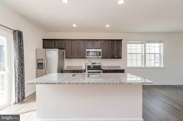 216 MAGELLAN DR, Martinsburg, WV 25404