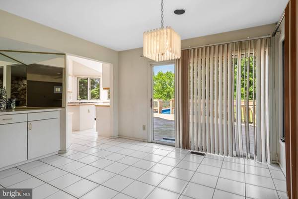 703 WORTHINGTON DR, Moorestown, NJ 08057