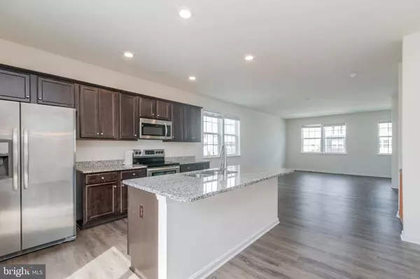 216 MAGELLAN DR, Martinsburg, WV 25404