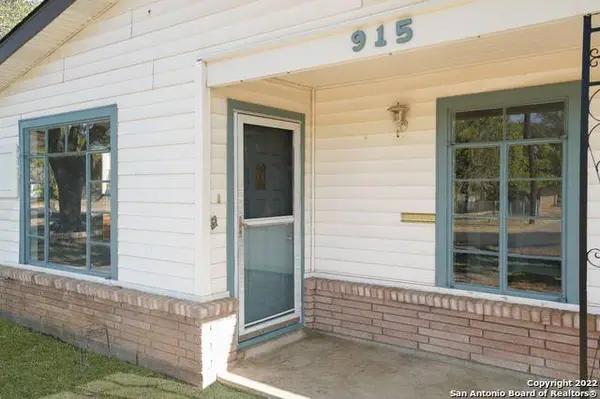915 GREER ST, San Antonio, TX 78210-5211