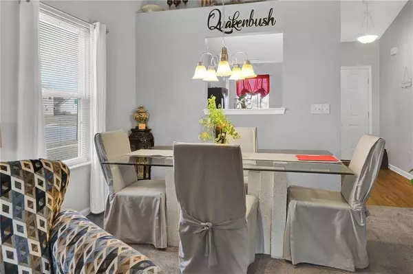 933 Curlew LN, Greenwood, IN 46143