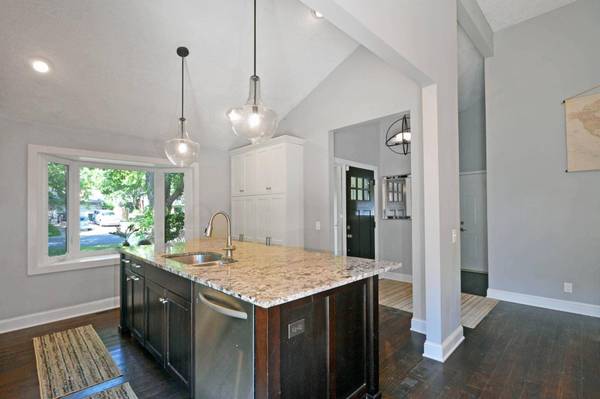 7774 Ranchview LN N, Maple Grove, MN 55311