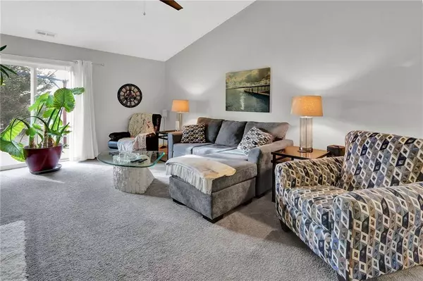 933 Curlew LN, Greenwood, IN 46143