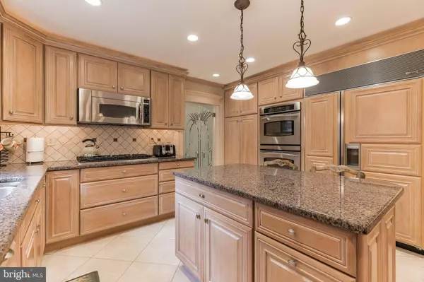 506 ARTHUR DR, Cherry Hill, NJ 08003