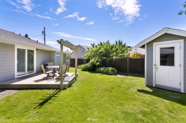 5879 Madrona DR, Ferndale, WA 98248