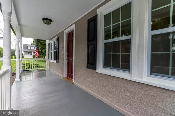 341 E 1ST AVE, Charles Town, WV 25414