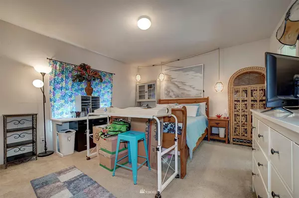 24259 Big Valley RD NE, Poulsbo, WA 98370