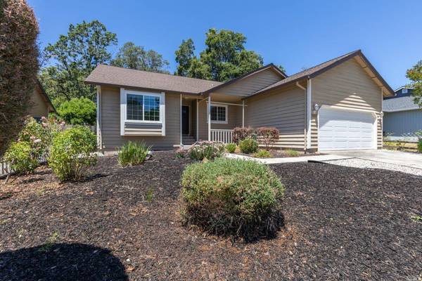 1851 Gabriel CT, Santa Rosa, CA 95403