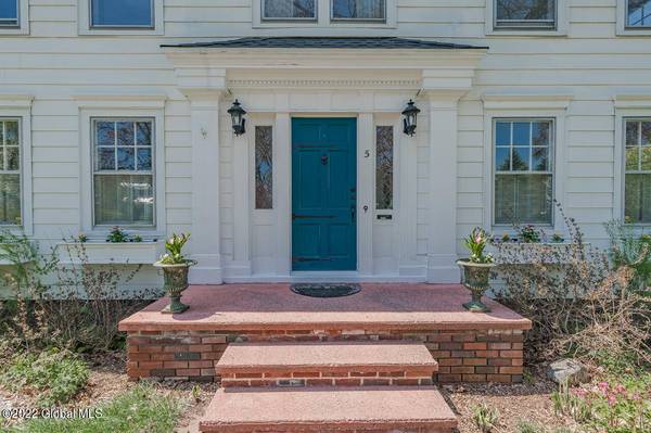 5 Judson  Pkwy, Gloversville, NY 12078