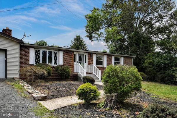 8 SKYVIEW DR, Duncannon, PA 17020