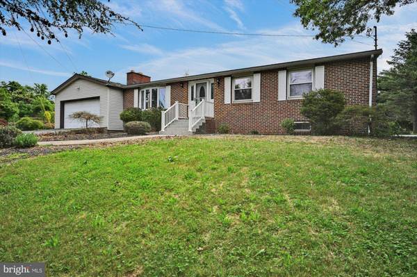 8 SKYVIEW DR, Duncannon, PA 17020