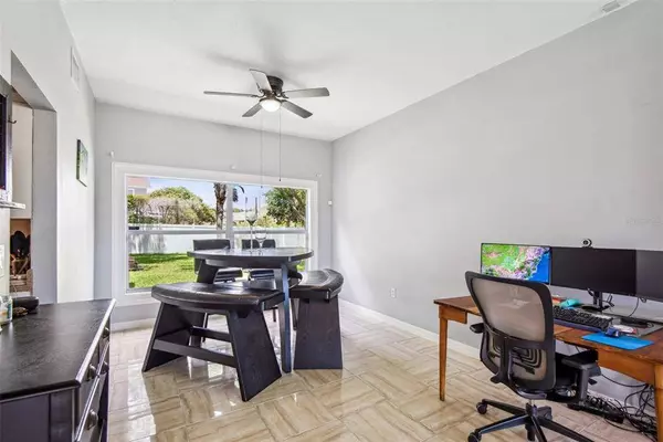 11601 BRANCH MOORING DR, Tampa, FL 33635