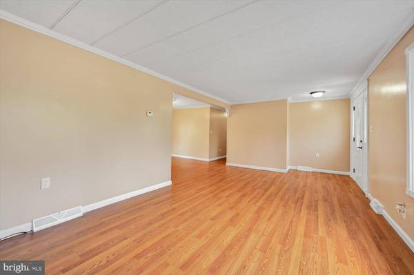 8 SKYVIEW DR, Duncannon, PA 17020