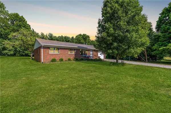 813 Berry RD, Greenwood, IN 46143