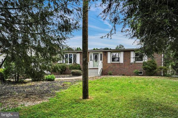 8 SKYVIEW DR, Duncannon, PA 17020