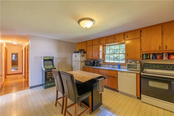 813 Berry RD, Greenwood, IN 46143