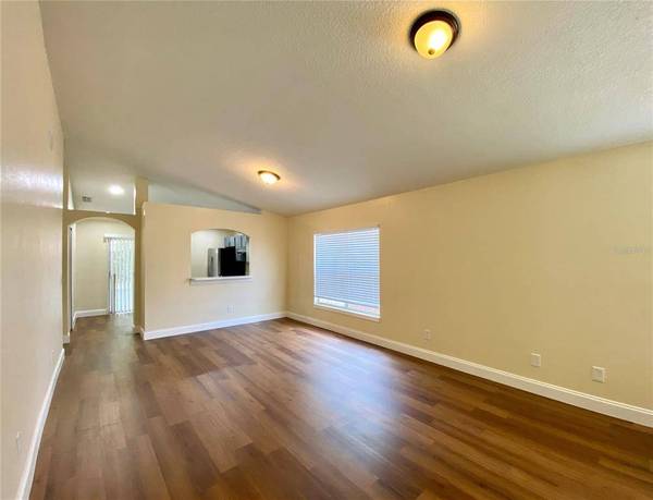 1618 MOSAIC FOREST DR, Seffner, FL 33584