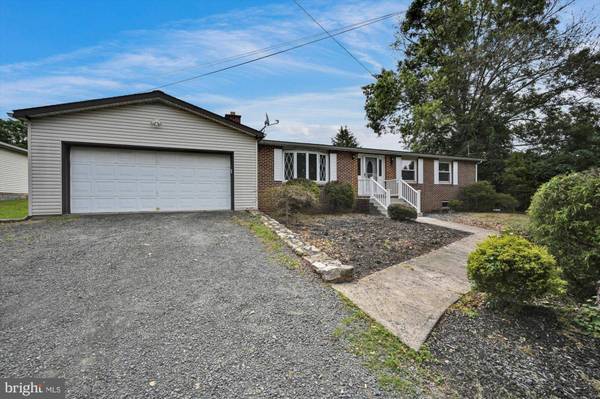 8 SKYVIEW DR, Duncannon, PA 17020