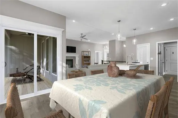 903 NW Crestwood DR, Grain Valley, MO 64029