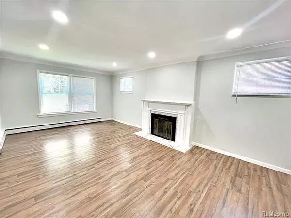 15745 ROSEMONT Avenue, Detroit, MI 48223