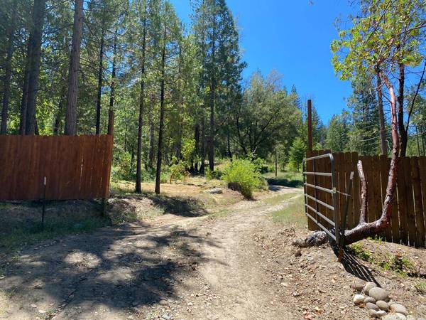 11761 Central Mine Rd, Nevada City, CA 95959