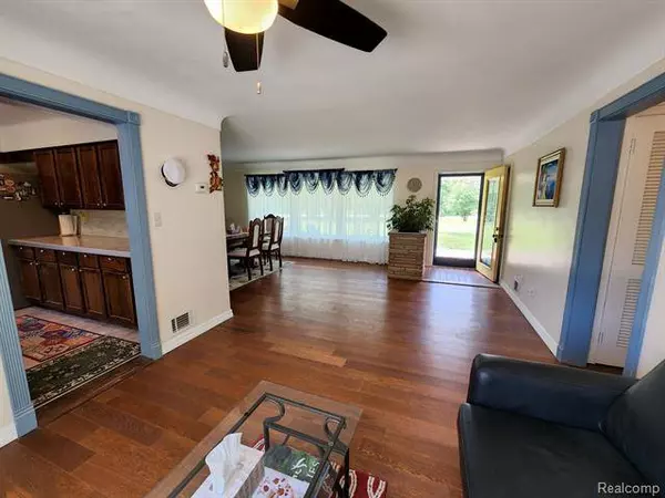 21195 HARRINGTON Street, Clinton Twp, MI 48036