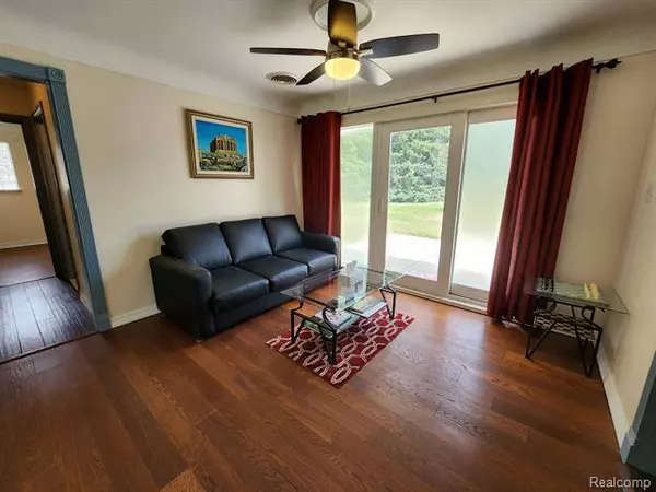 21195 HARRINGTON Street, Clinton Twp, MI 48036