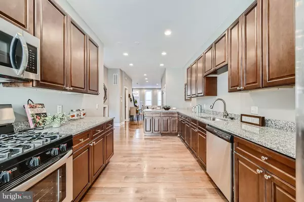 1530 N BROADWAY, Baltimore, MD 21213