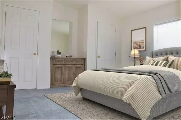 8 Rosewood Terrace, White Twp., NJ 07823