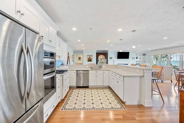 60 Robbins Rd #13, Plymouth, MA 02360