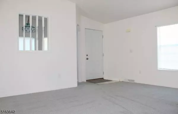 8 Rosewood Terrace, White Twp., NJ 07823