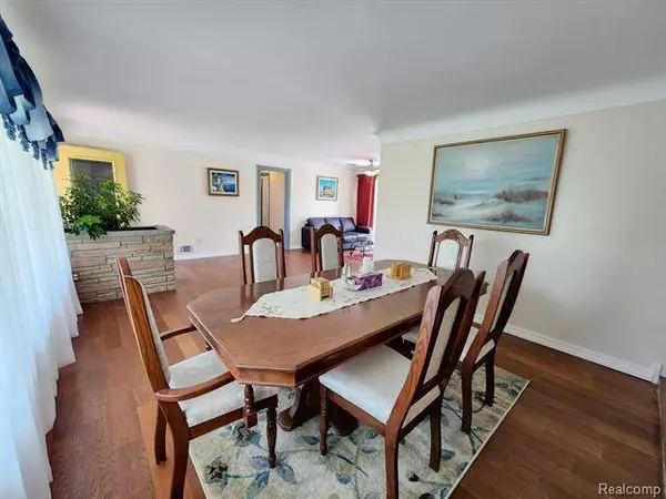 21195 HARRINGTON Street, Clinton Twp, MI 48036