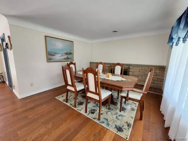 21195 HARRINGTON Street, Clinton Twp, MI 48036