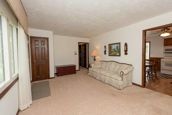 917 Westshire DR, Joliet, IL 60435