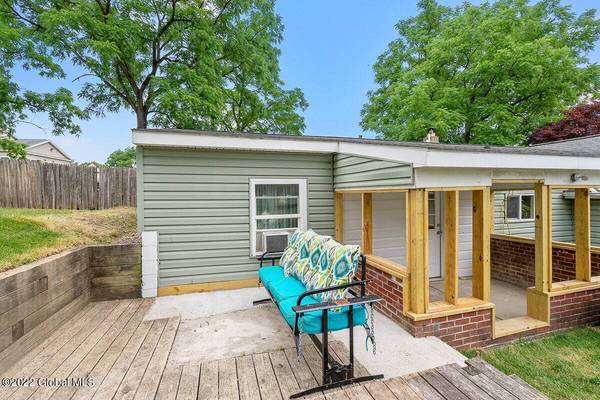 704 New Salem rd, Voorheesville, NY 12186